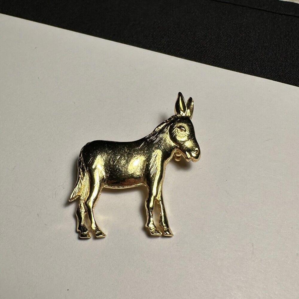 Donkey Gold Tone Animal Brooch Pin NWOT